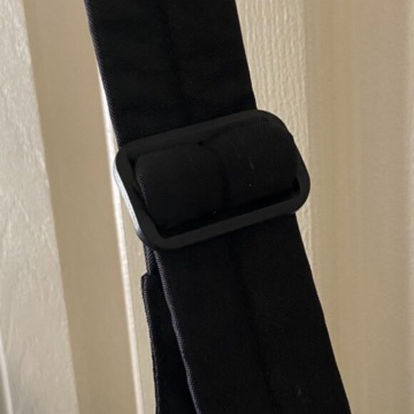 BAGGU Large Nylon Crescent Bag - Picture 4 of 6